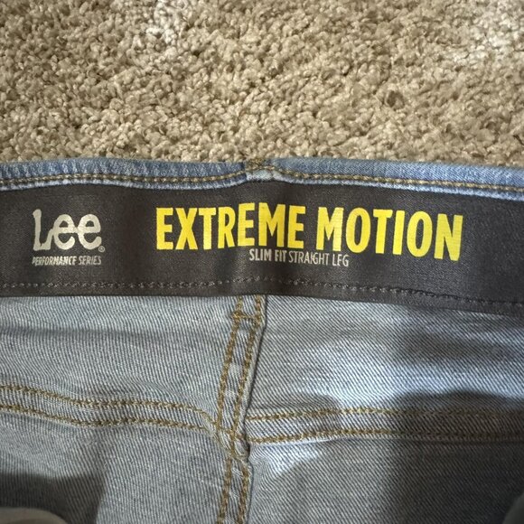 Lee Extreme Motion Jeans Mens 40x29 Light Blue Slim Fit Straight Stretch Denim - Picture 4 of 8